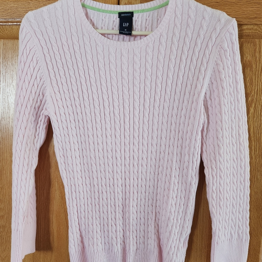 GAP pink crewneck cable knit sweater Size M